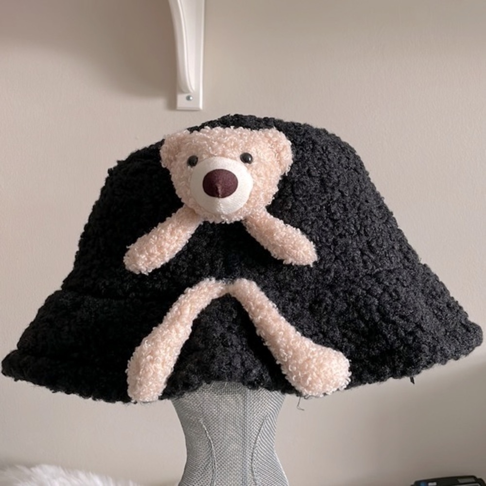 NWOT Teddy Bear Bucket Hat - Picture 8 of 9